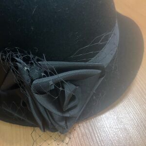 Women's OS Giovannio Black Wool Felt Cloche Hat W/ Scarf & Flower Deco